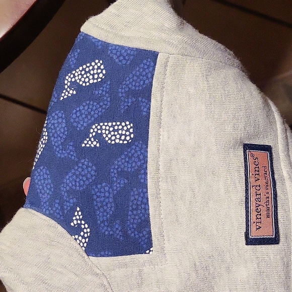 Vineyard Vines girls xl size 16 shep shirt with whales on shoulders excellent - Picture 2 of 5